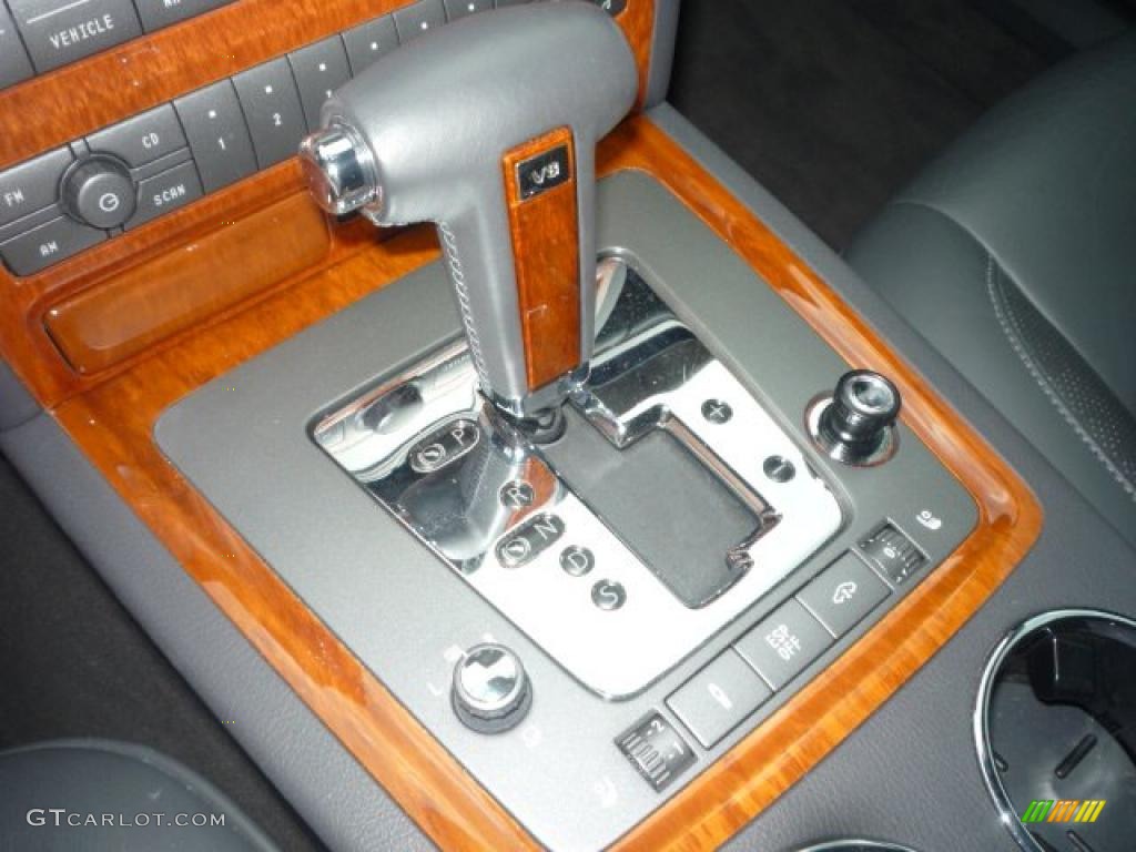 2004 Volkswagen Phaeton V8 4Motion Sedan 6 Speed Tiptronic Automatic Transmission Photo #30557420