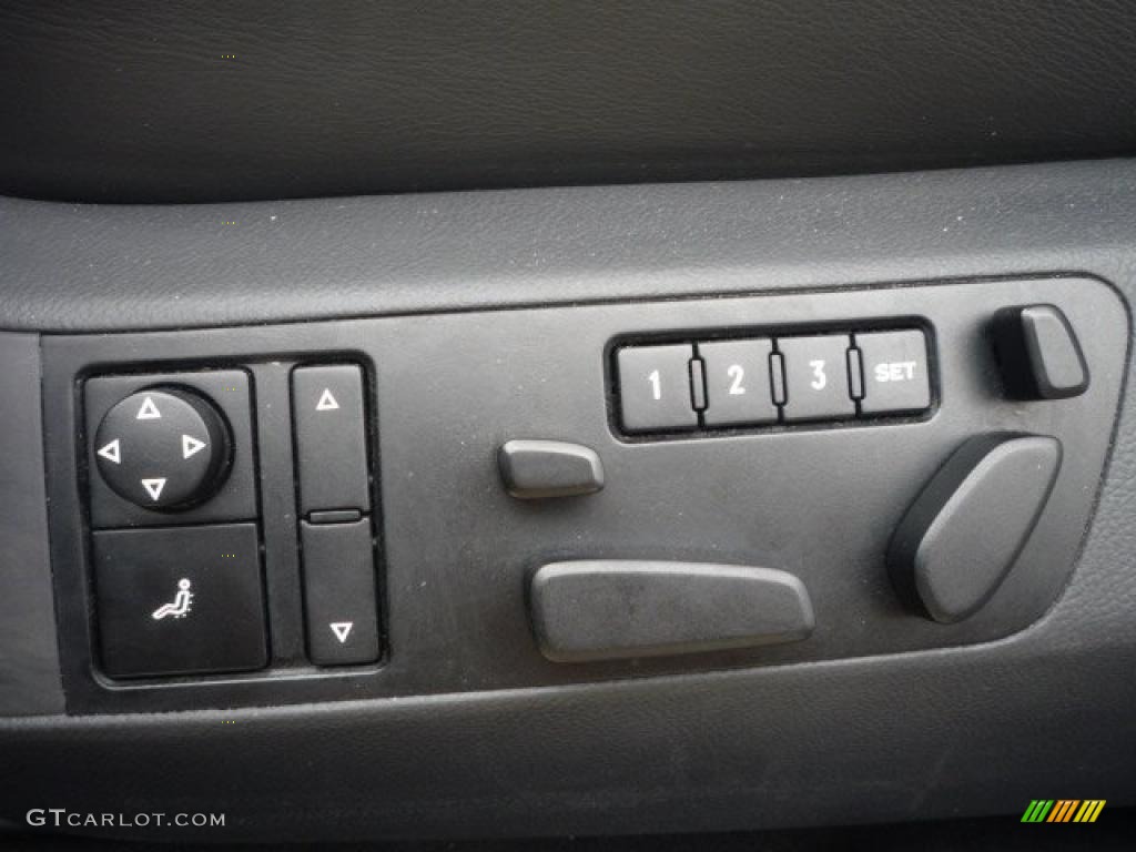 2004 Volkswagen Phaeton V8 4Motion Sedan Controls Photo #30557656