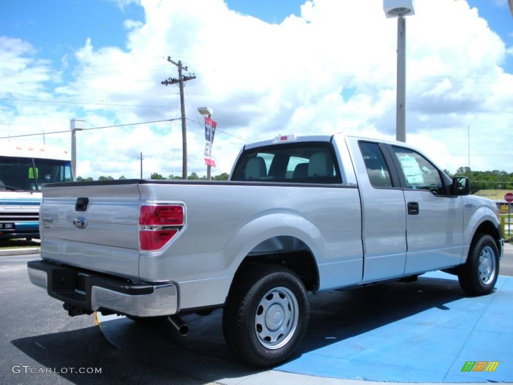 2010 F150 XL SuperCab - Ingot Silver Metallic / Medium Stone photo #3