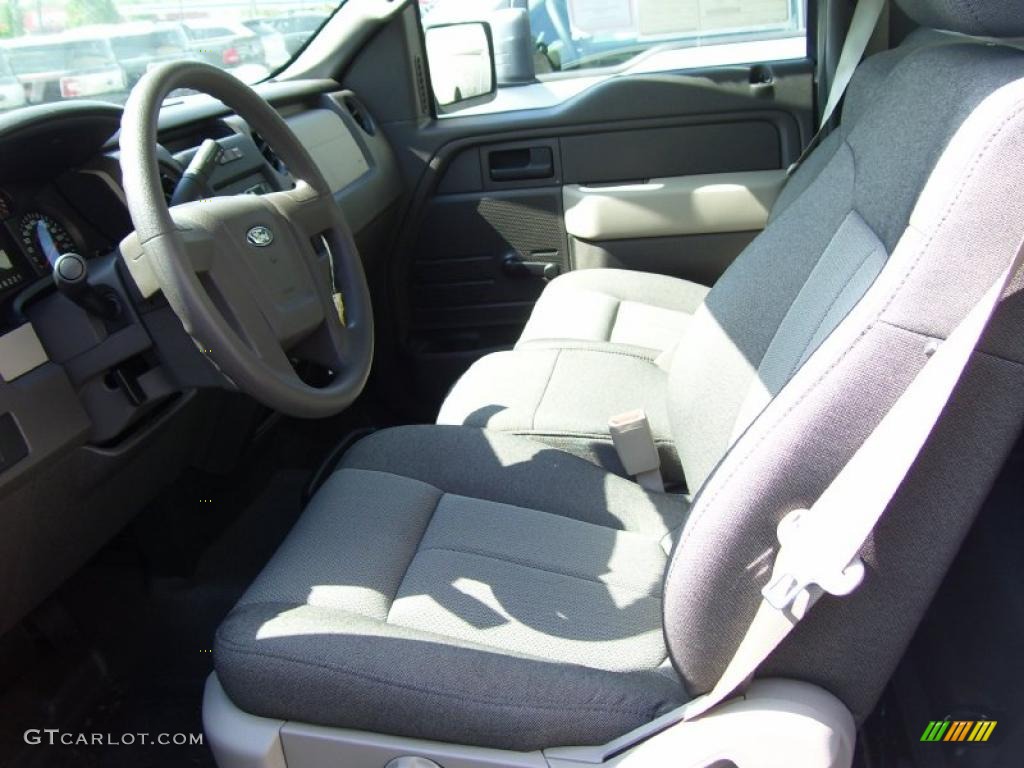 2010 F150 XL Regular Cab - Oxford White / Medium Stone photo #20