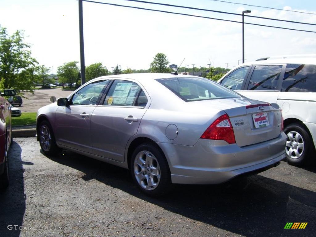 2010 Fusion SE - Brilliant Silver Metallic / Medium Light Stone photo #6