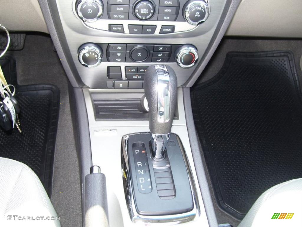2010 Fusion SE - Brilliant Silver Metallic / Medium Light Stone photo #18