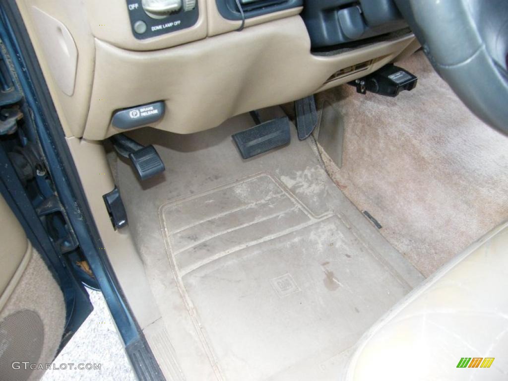 1995 Suburban C1500 - Medium Dark Teal Metallic / Tan photo #15