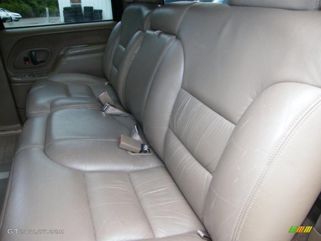 1995 Suburban C1500 - Medium Dark Teal Metallic / Tan photo #20