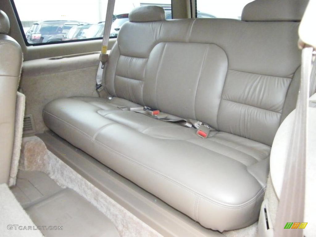 1995 Suburban C1500 - Medium Dark Teal Metallic / Tan photo #22