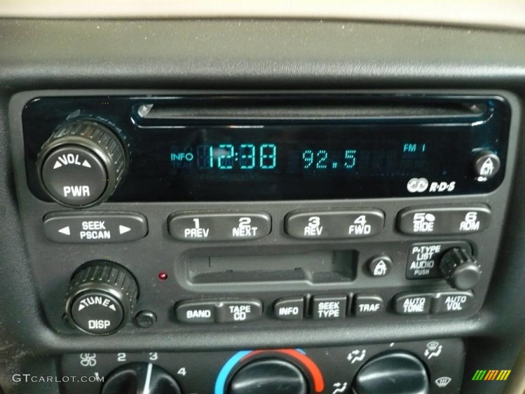 2003 Malibu LS Sedan - Medium Gray Metallic / Neutral Beige photo #23