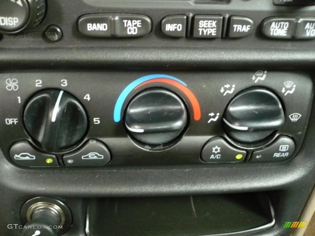 2003 Malibu LS Sedan - Medium Gray Metallic / Neutral Beige photo #24