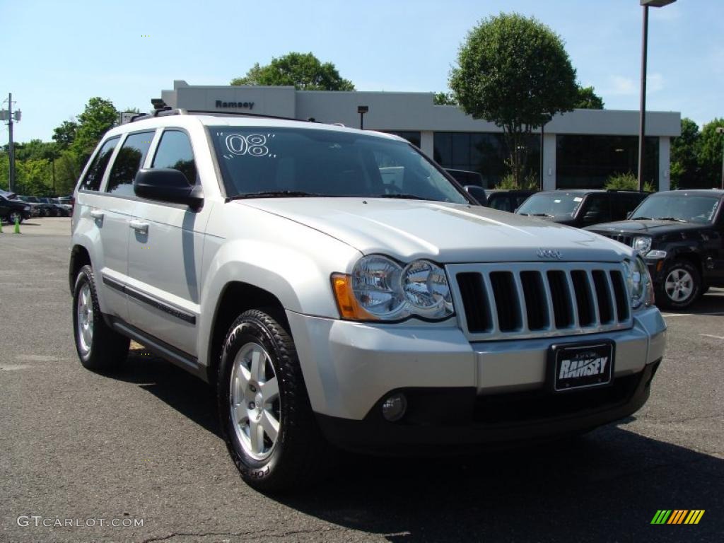 2008 Grand Cherokee Laredo 4x4 - Bright Silver Metallic / Dark Slate Gray photo #3