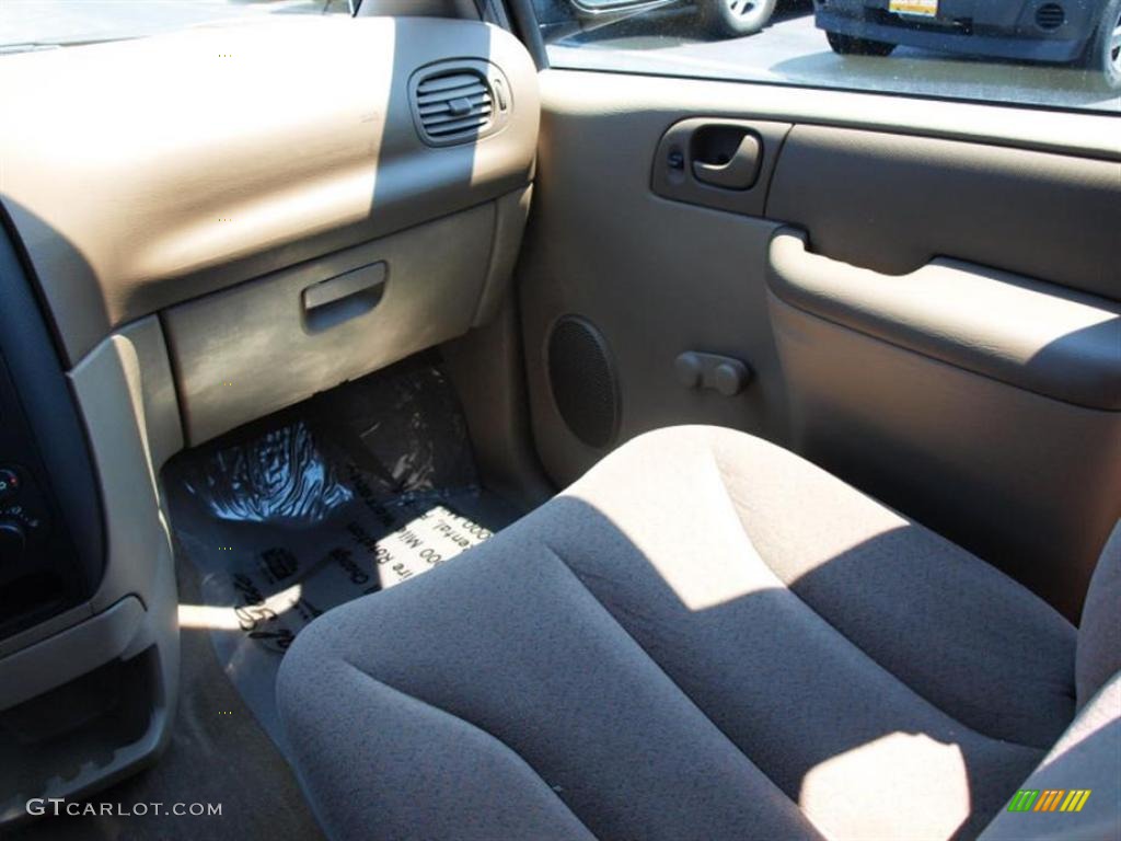2003 Voyager LX - Midnight Blue Pearl / Sandstone photo #13