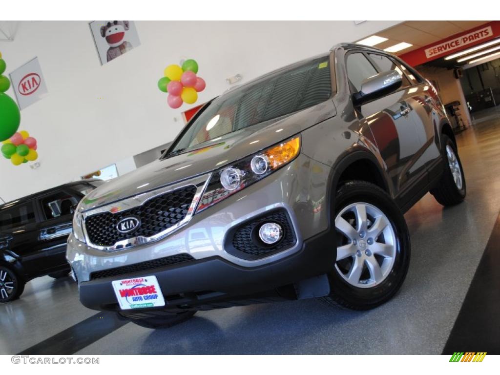 2011 Sorento LX - Titanium Silver / Black photo #2