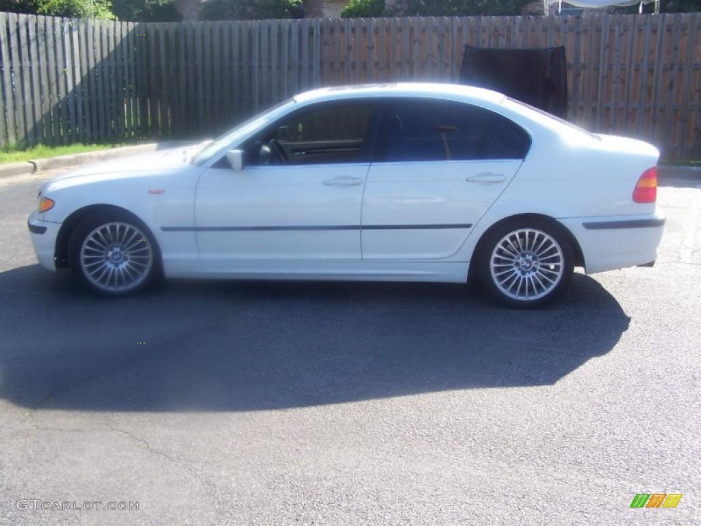 2003 3 Series 330i Sedan - Alpine White / Sand photo #2