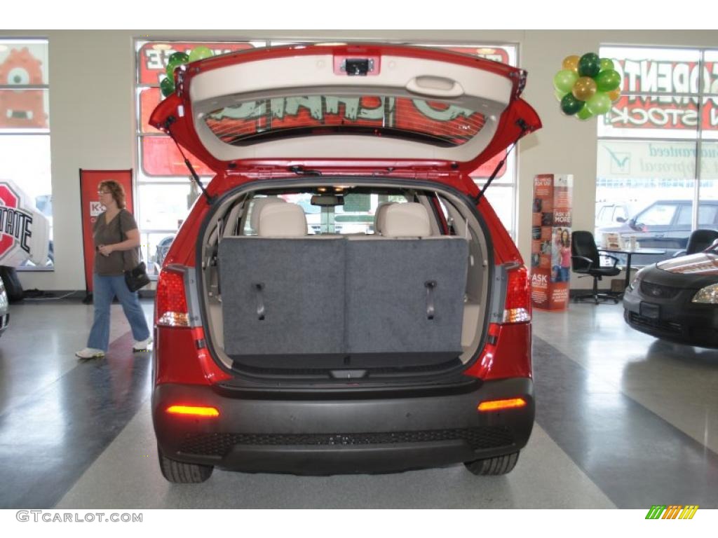 2011 Sorento EX AWD - Spicy Red / Beige photo #27