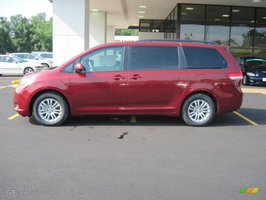 2011 Sienna XLE - Salsa Red Pearl / Light Gray photo #4