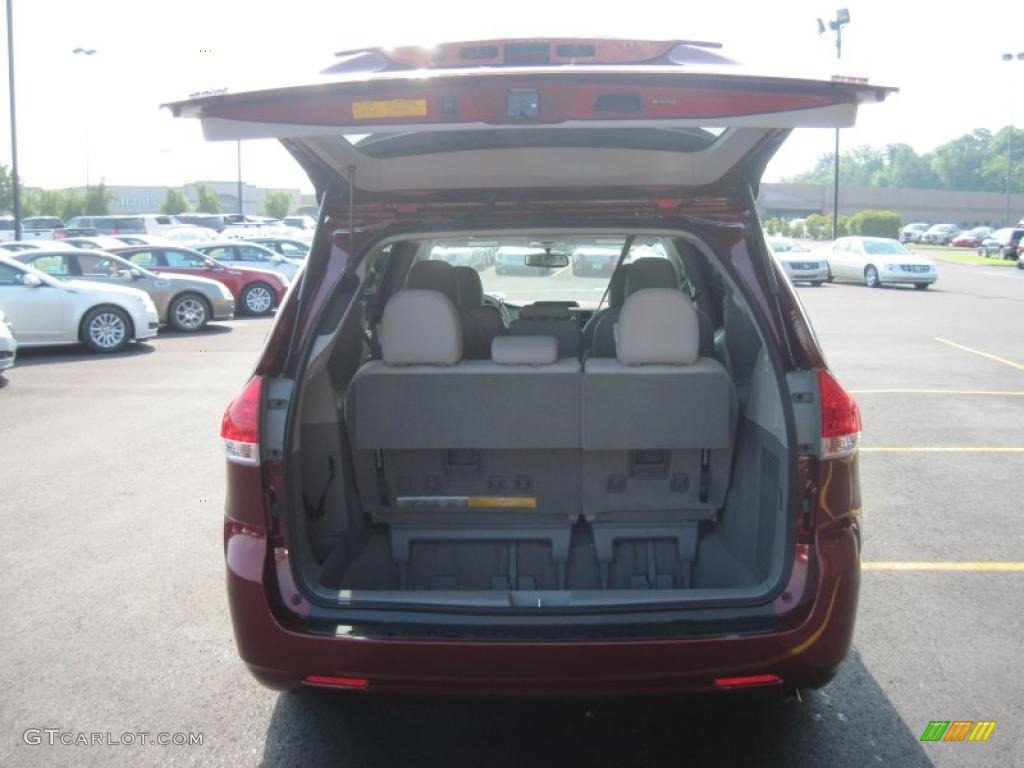 2011 Sienna XLE - Salsa Red Pearl / Light Gray photo #9