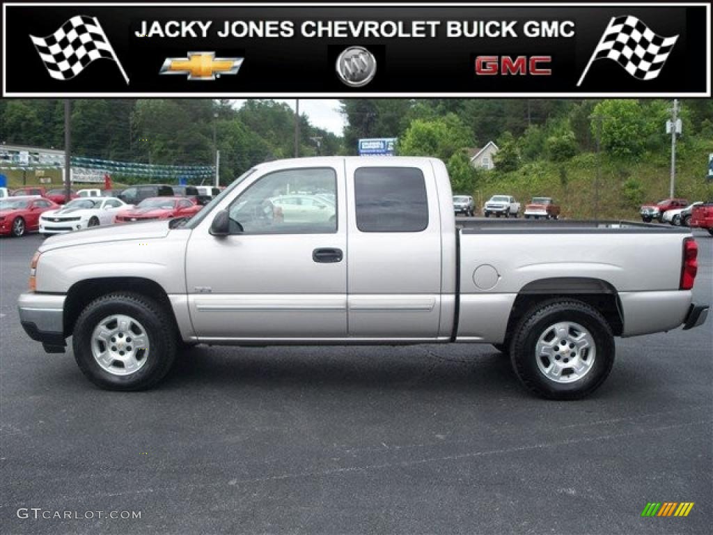 2006 Silverado 1500 LS Extended Cab 4x4 - Silver Birch Metallic / Dark Charcoal photo #1