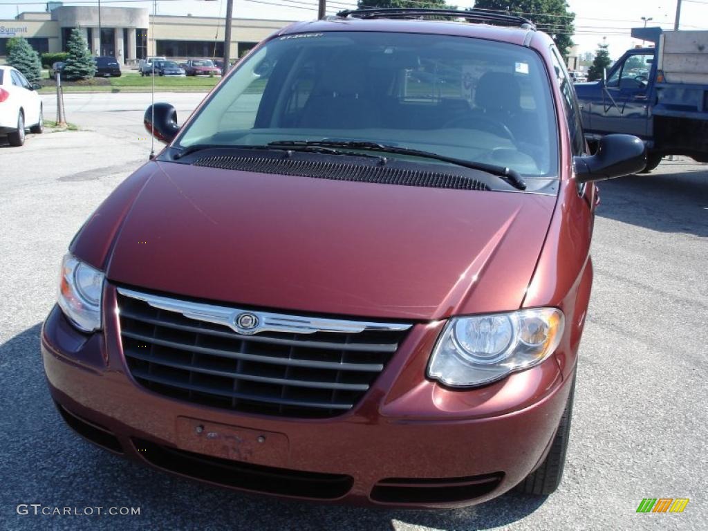2007 Town & Country Touring - Cognac Crystal Pearl / Medium Slate Gray photo #2