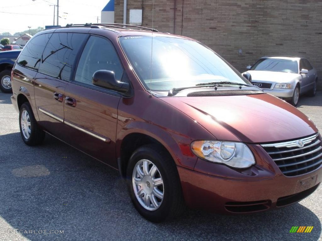 2007 Town & Country Touring - Cognac Crystal Pearl / Medium Slate Gray photo #3