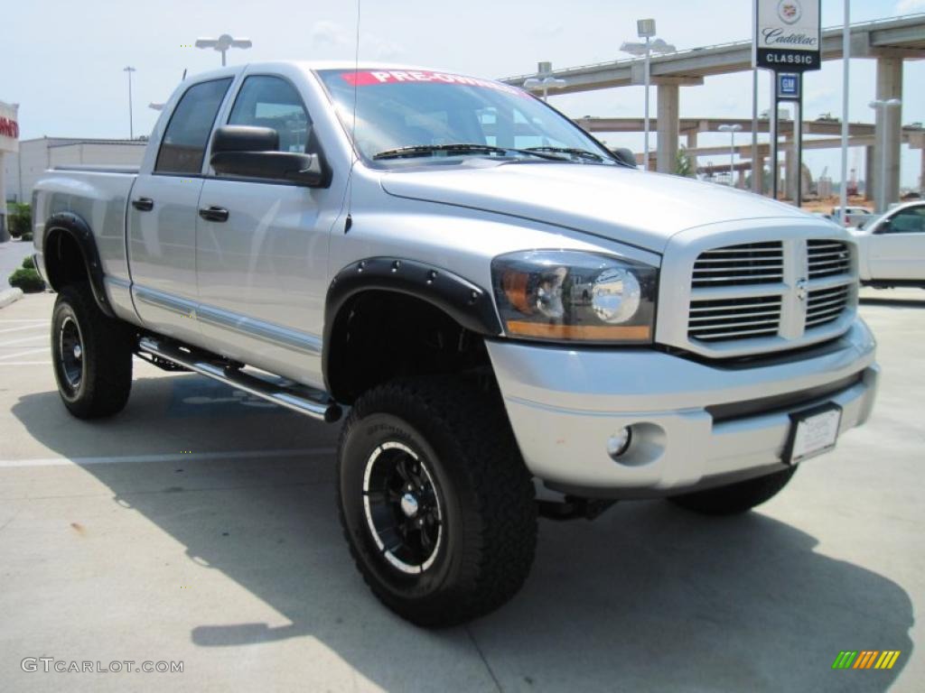 2006 Ram 1500 SLT Quad Cab 4x4 - Bright Silver Metallic / Medium Slate Gray photo #2