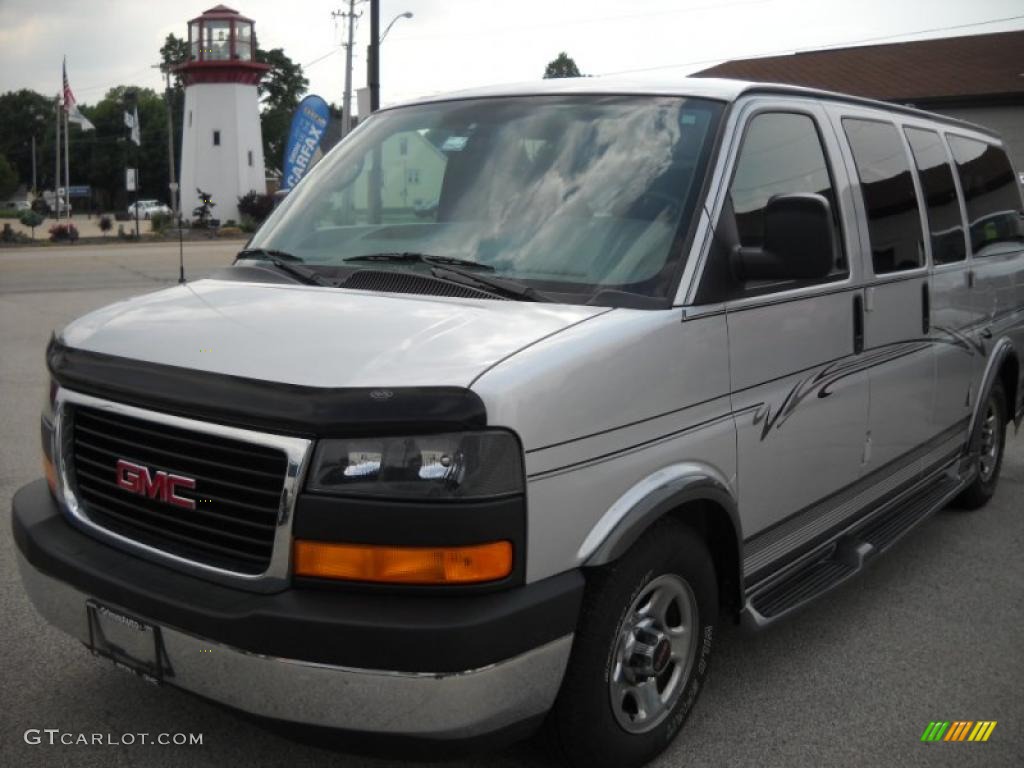 2004 Savana Van 1500 Passenger Conversion - Pewter Metallic / Medium Pewter photo #3