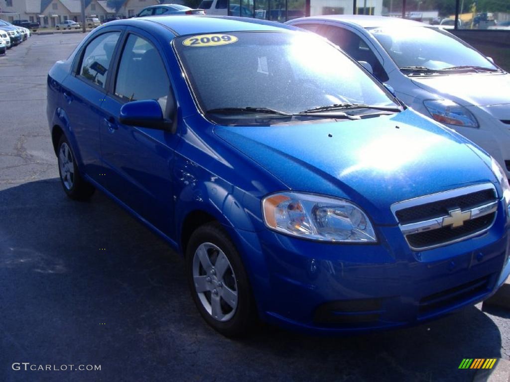 2009 Aveo LT Sedan - Bright Blue / Charcoal photo #3