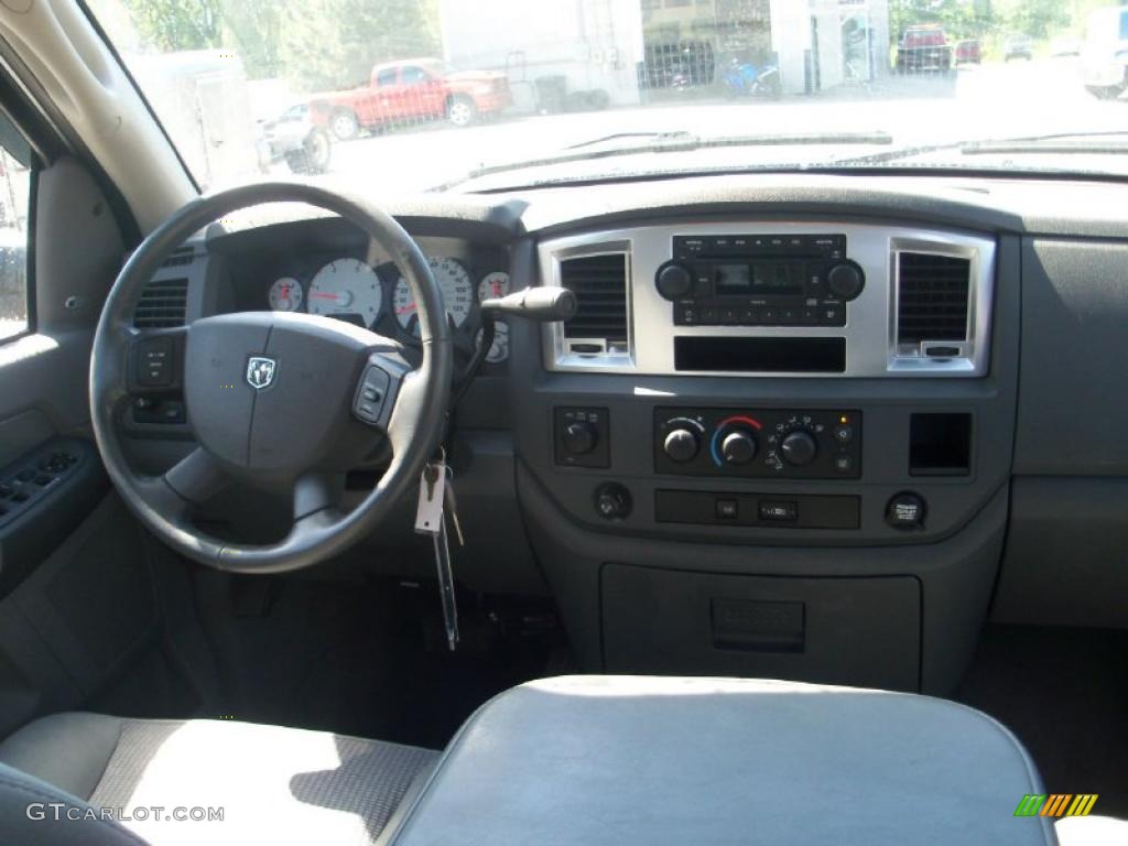 2008 Ram 3500 Big Horn Edition Quad Cab 4x4 Dually - Bright Silver Metallic / Medium Slate Gray photo #26