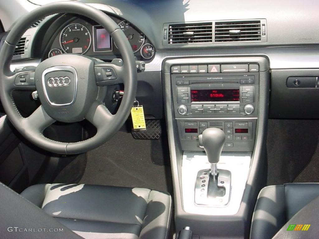 2008 A4 2.0T Sedan - Light Silver Metallic / Black photo #23