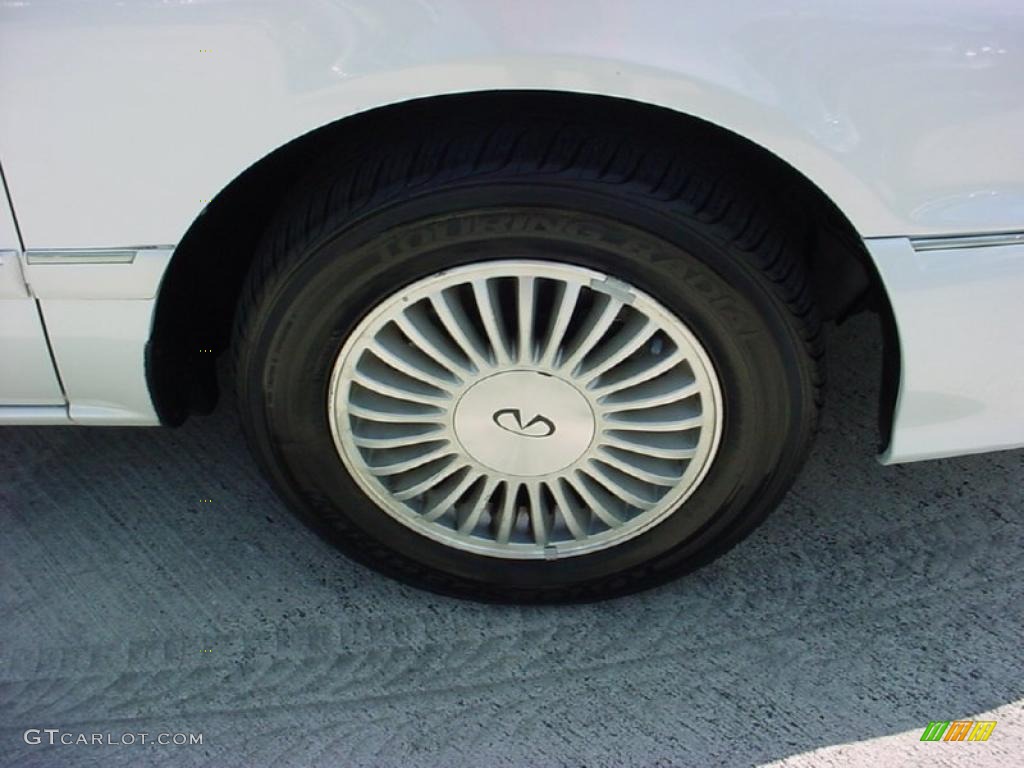 1996 I 30 - Arctic White Pearl / Black photo #2