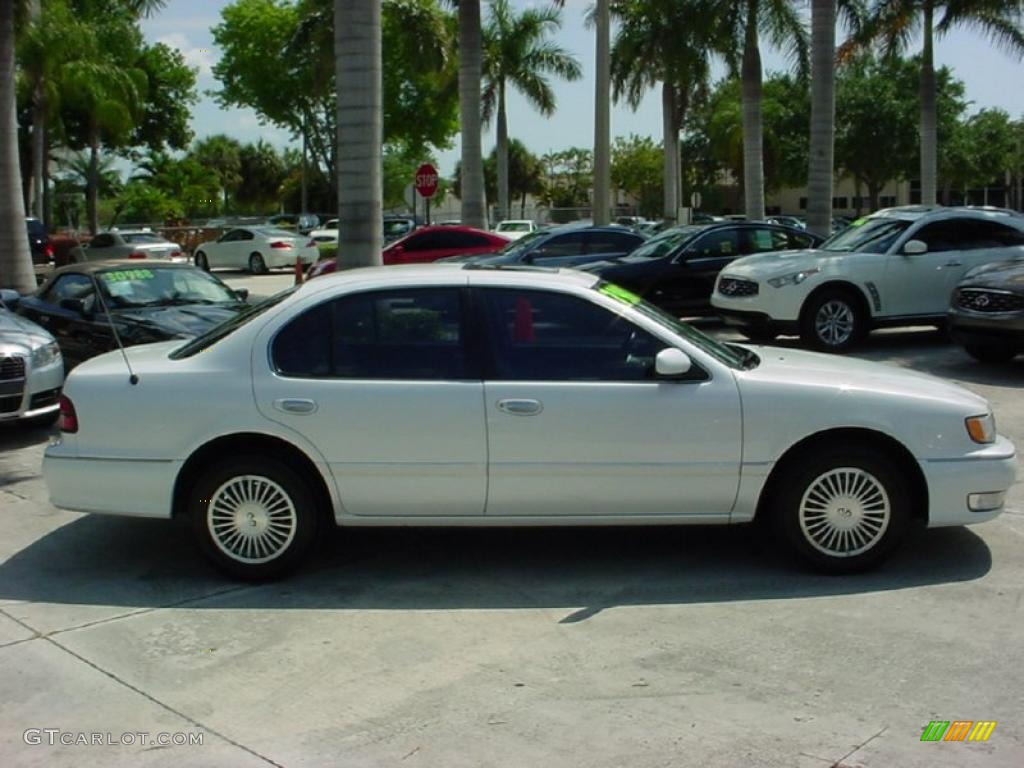 1996 I 30 - Arctic White Pearl / Black photo #4