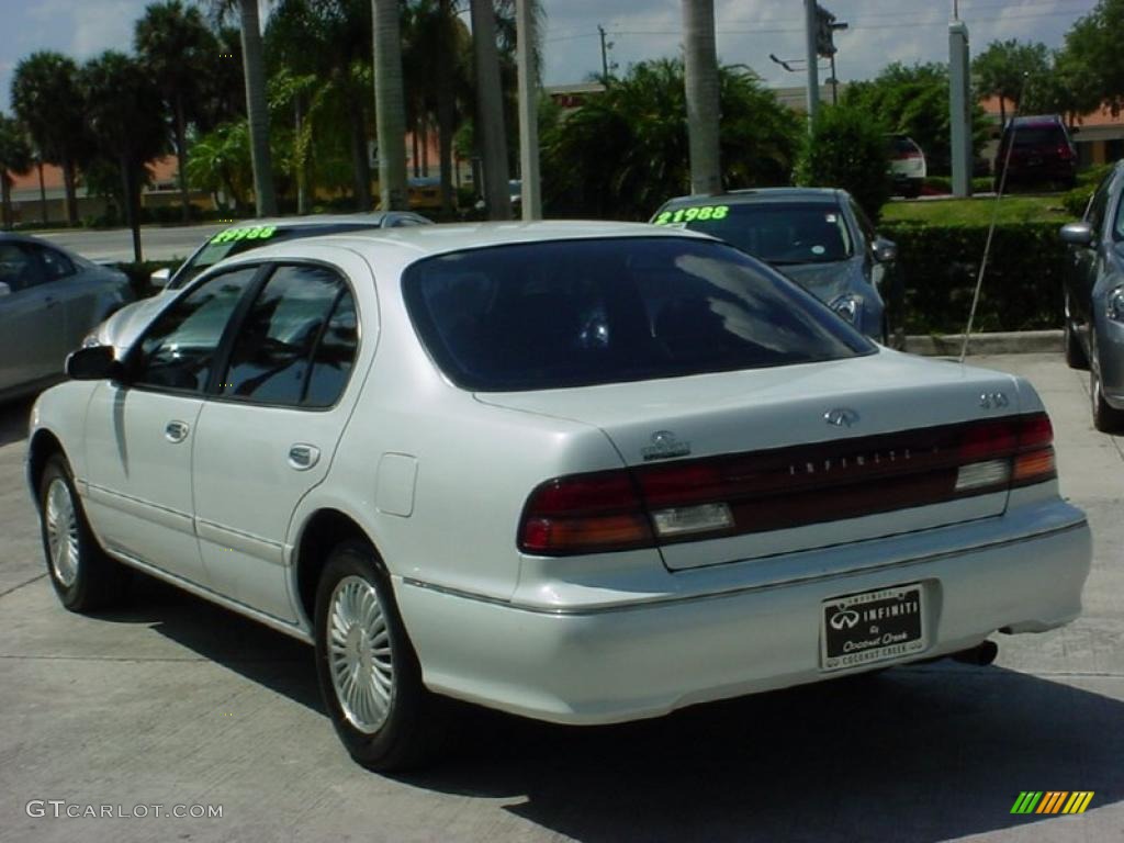 1996 I 30 - Arctic White Pearl / Black photo #8
