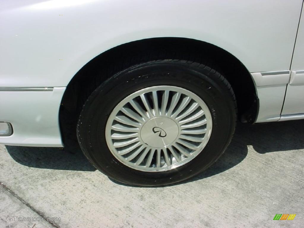 1996 I 30 - Arctic White Pearl / Black photo #11