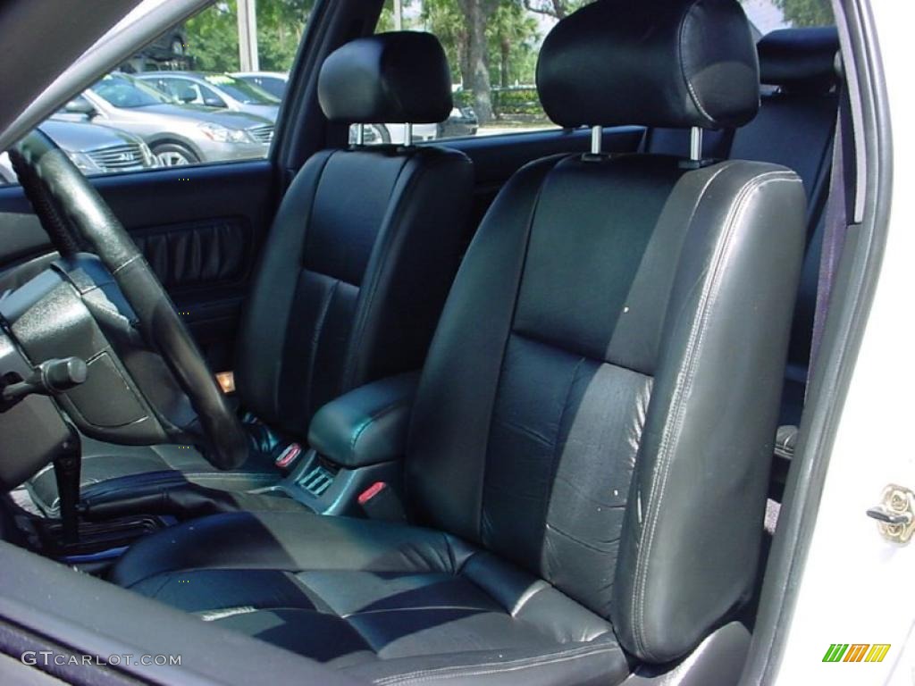 1996 I 30 - Arctic White Pearl / Black photo #16