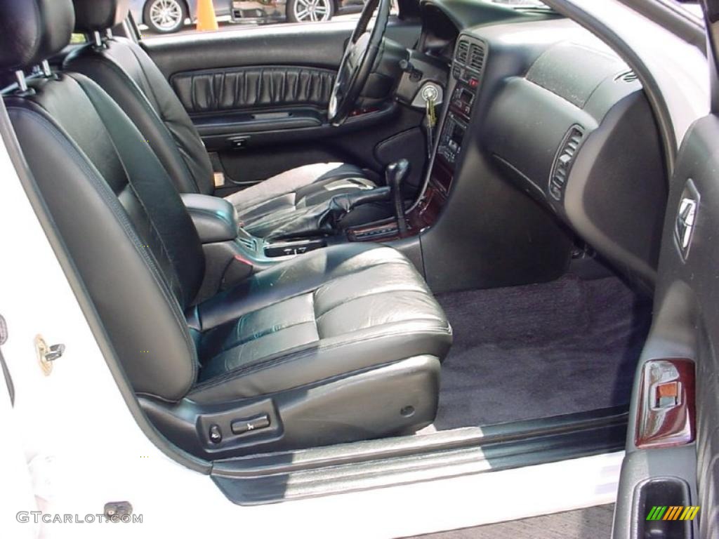 1996 I 30 - Arctic White Pearl / Black photo #19