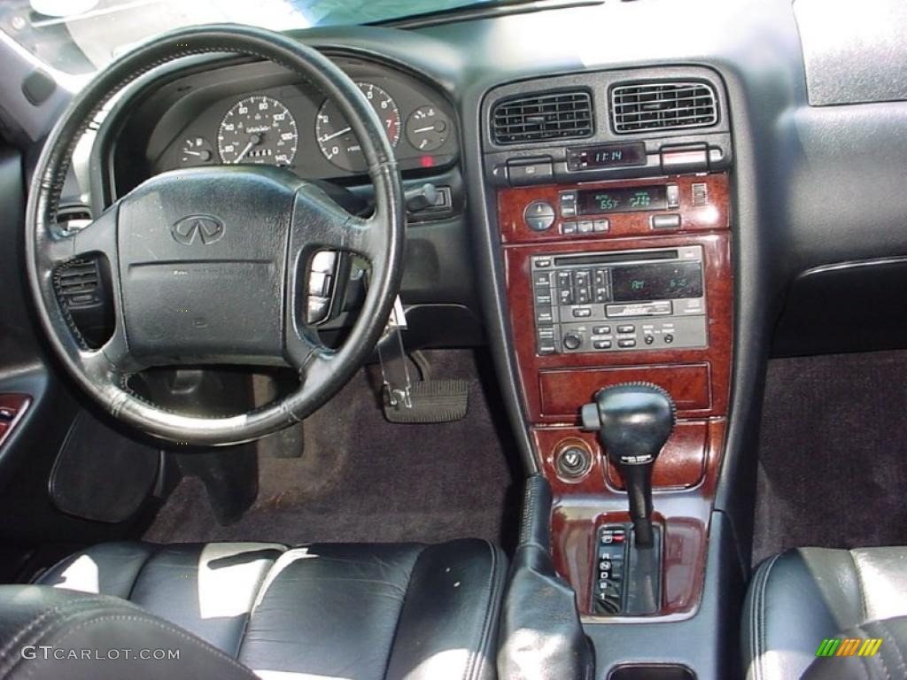 1996 I 30 - Arctic White Pearl / Black photo #25