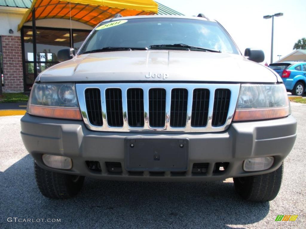 2001 Grand Cherokee Laredo - Silverstone Metallic / Taupe photo #2