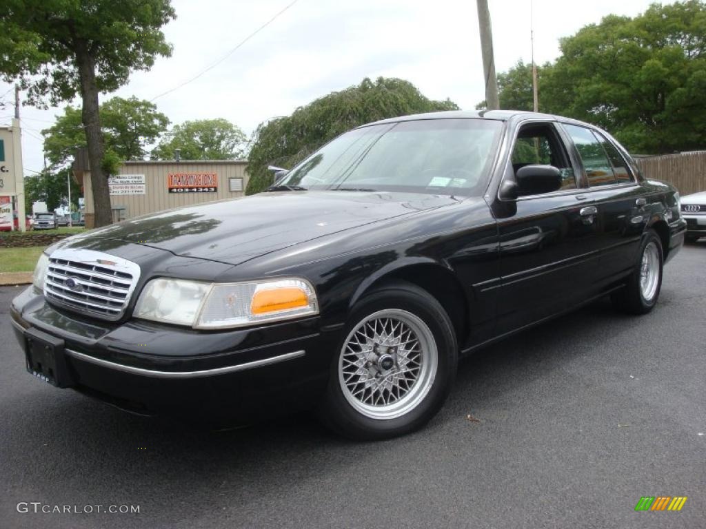 2001 Crown Victoria LX - Black / Dark Charcoal photo #1