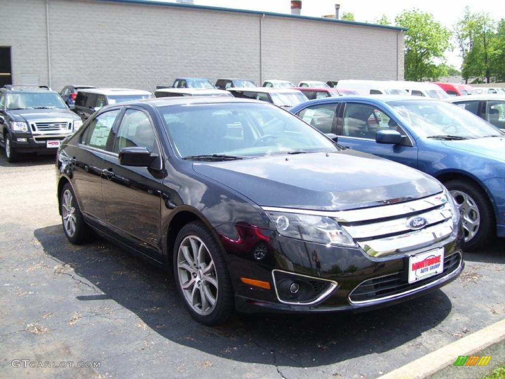 2010 Fusion SE - Tuxedo Black Metallic / Charcoal Black photo #2