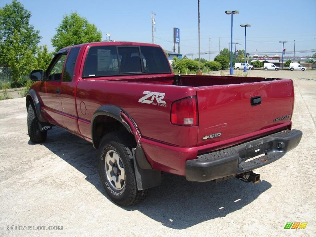 1999 S10 LS Extended Cab 4x4 - Dark Cherry Red Metallic / Medium Gray photo #3