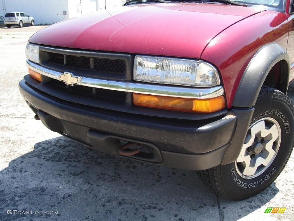 1999 S10 LS Extended Cab 4x4 - Dark Cherry Red Metallic / Medium Gray photo #9