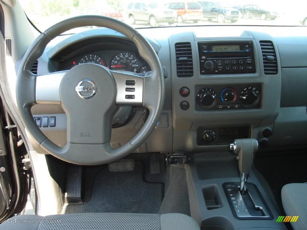 2007 Frontier SE Crew Cab 4x4 - Super Black / Steel photo #23