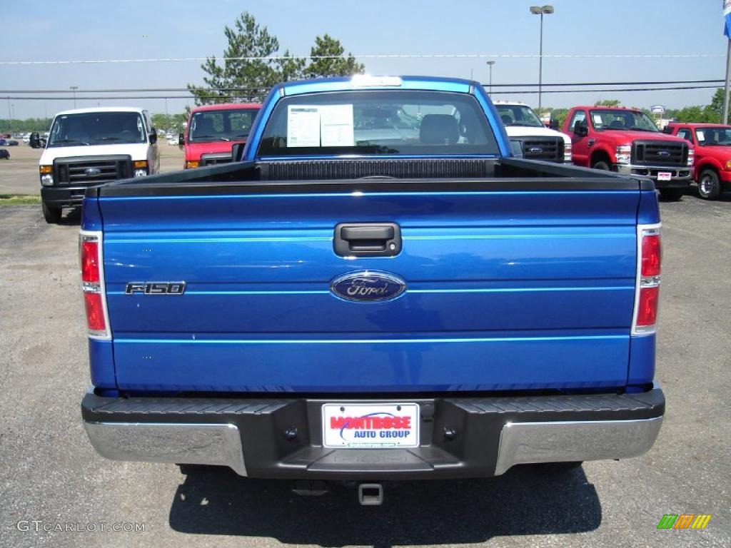 2010 F150 XL Regular Cab 4x4 - Blue Flame Metallic / Medium Stone photo #4