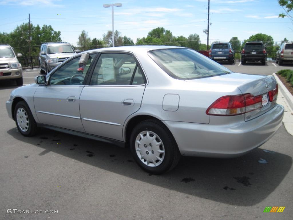 2002 Accord LX Sedan - Satin Silver Metallic / Quartz Gray photo #4