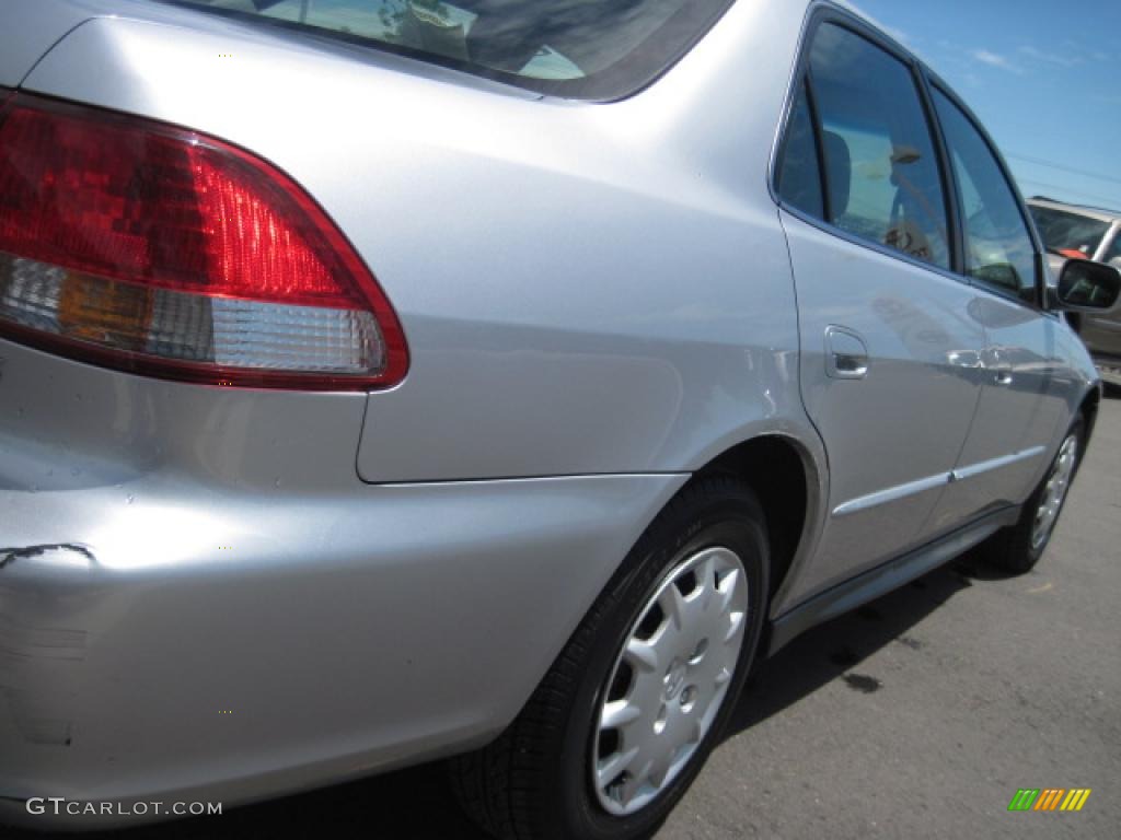2002 Accord LX Sedan - Satin Silver Metallic / Quartz Gray photo #36