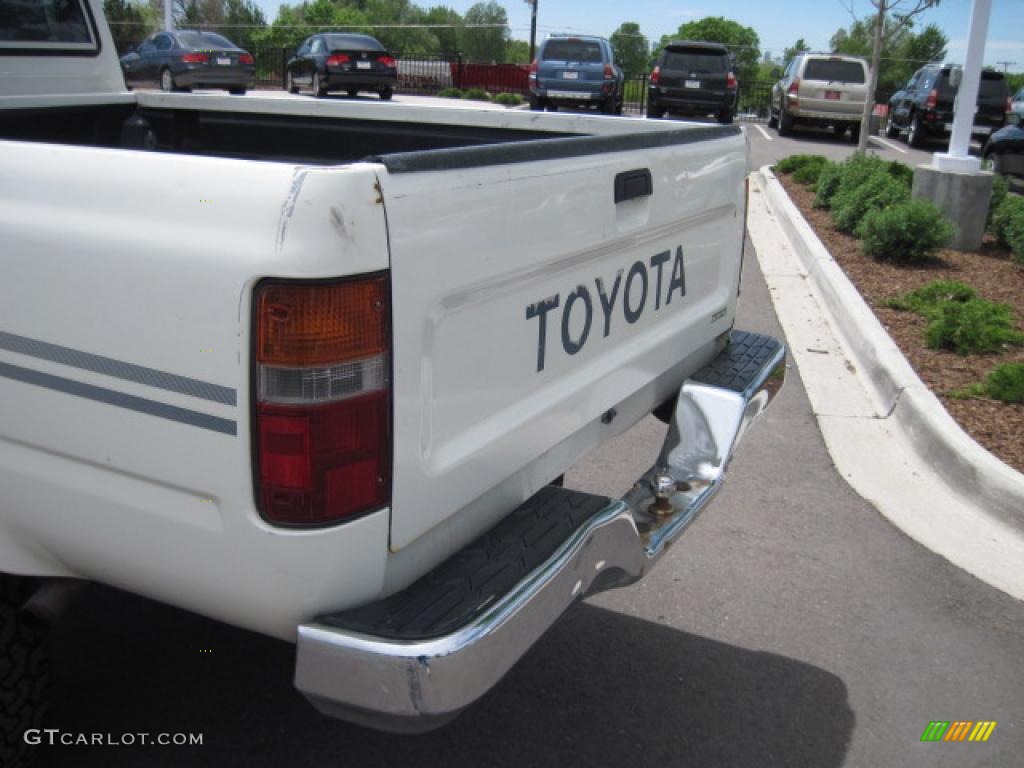 1991 Pickup Deluxe Regular Cab 4x4 - White / Gray photo #34