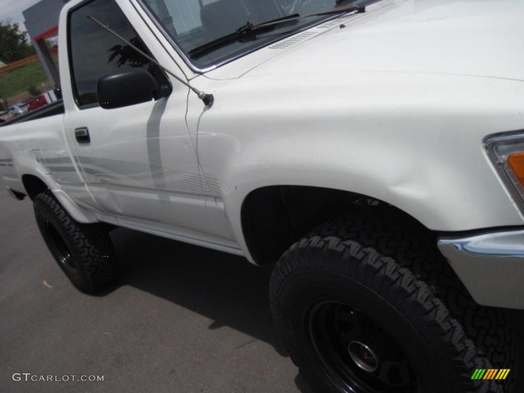 1991 Pickup Deluxe Regular Cab 4x4 - White / Gray photo #37