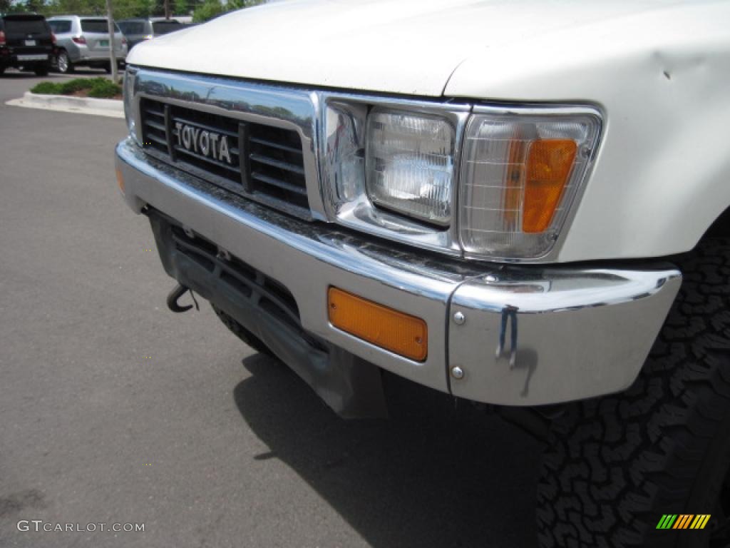 1991 Pickup Deluxe Regular Cab 4x4 - White / Gray photo #39