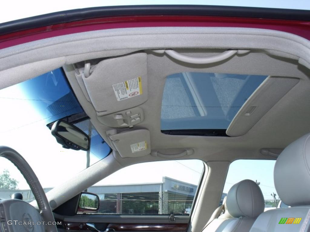 2004 DeVille Sedan - Crimson Red Pearl / Cashmere photo #18