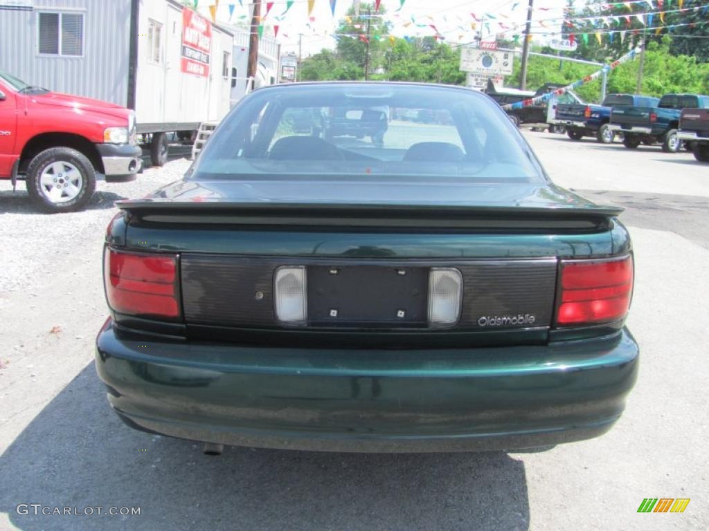 1995 Achieva S Coupe - Medium Green Metallic / Dark Gray photo #4