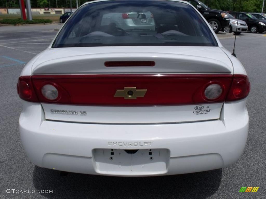 2005 Cavalier LS Sedan - Summit White / Graphite Gray photo #4