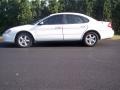 2001 Vibrant White Ford Taurus SES  photo #15