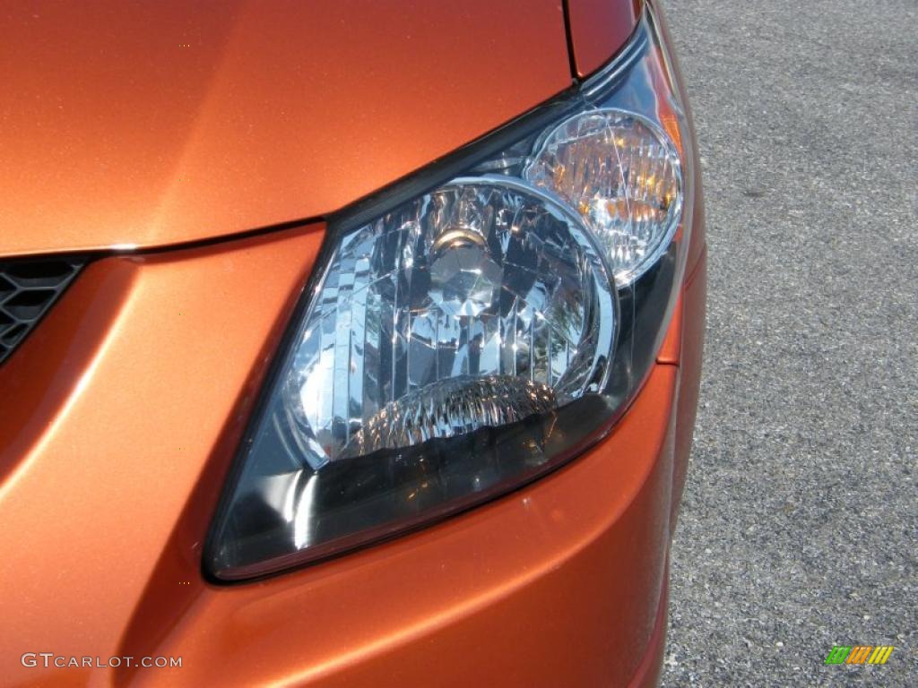2004 Vibe  - Fusion Orange Metallic / Graphite photo #9